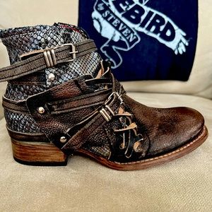 Freebird Belfast Boots, Size 6
